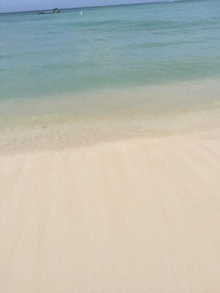 Spring break in Aruba beach and water