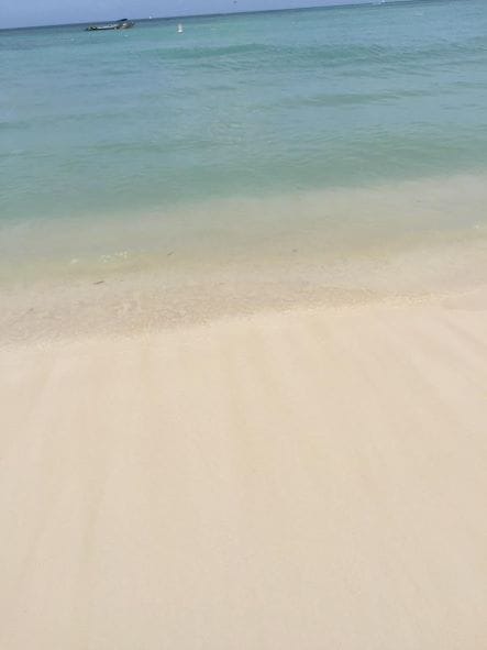 Spring break in Aruba beach and water