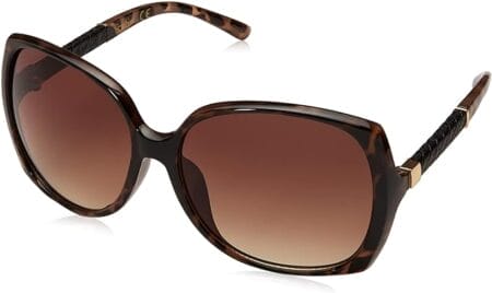 sunglasses traveling essentials for women
