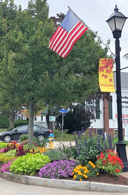 Kennebunkport road with flag