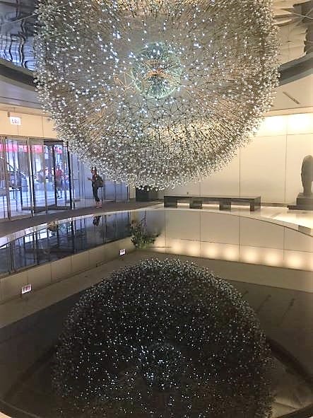 lobby chandelier at Signature Room in Chicago