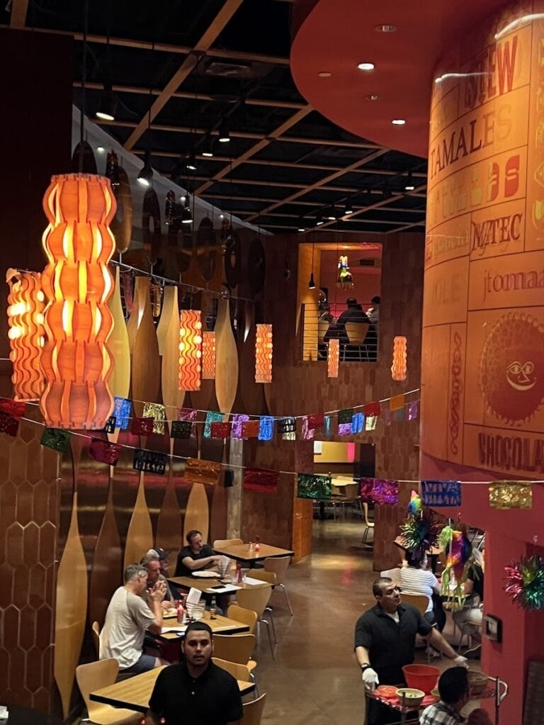 Acenar indoor dining