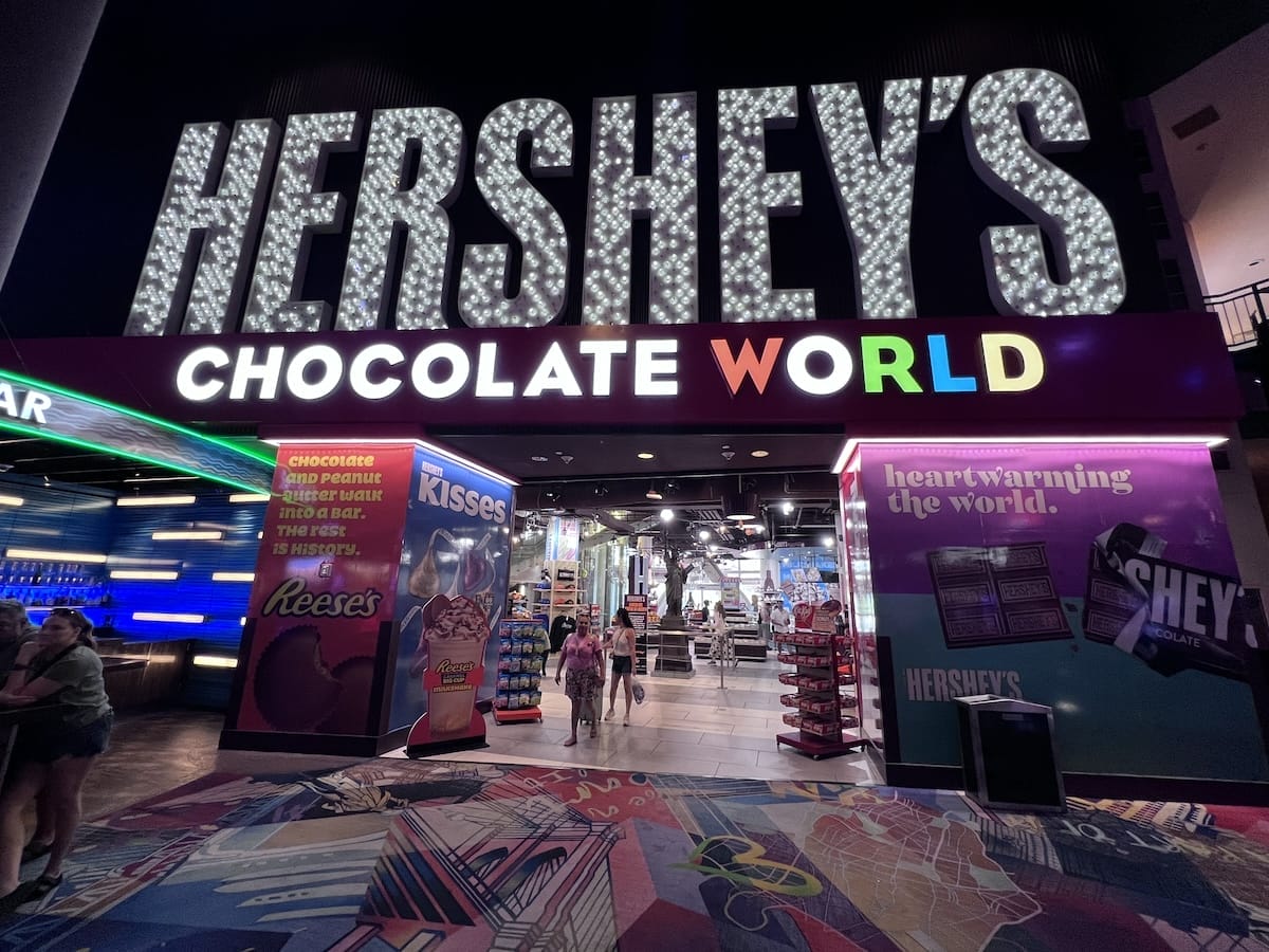 Hershey's World sign at New York New York