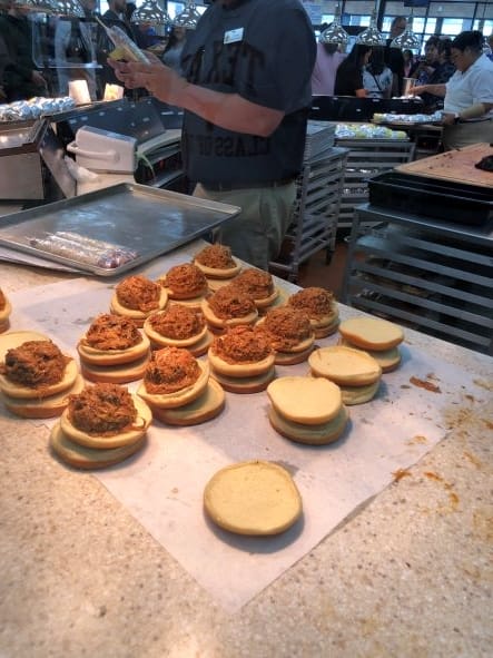 Buc-ee's bbq sandwiches - what to buy at Buc-ee's