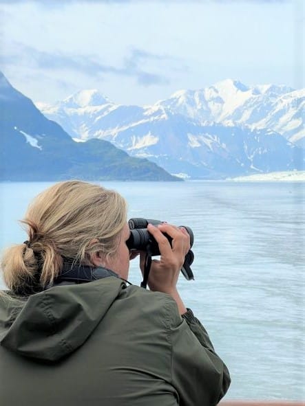 best binoculars for whale watching