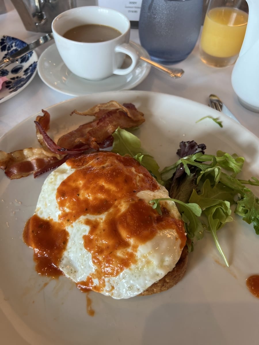eggs Benedict