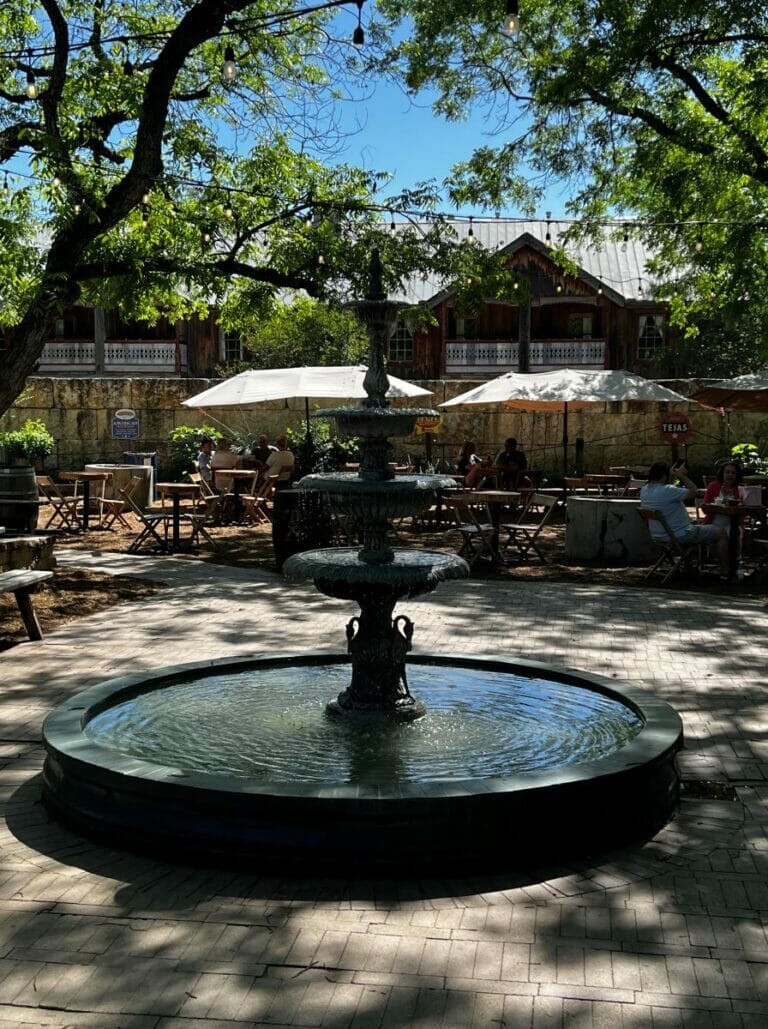 Gruene bar