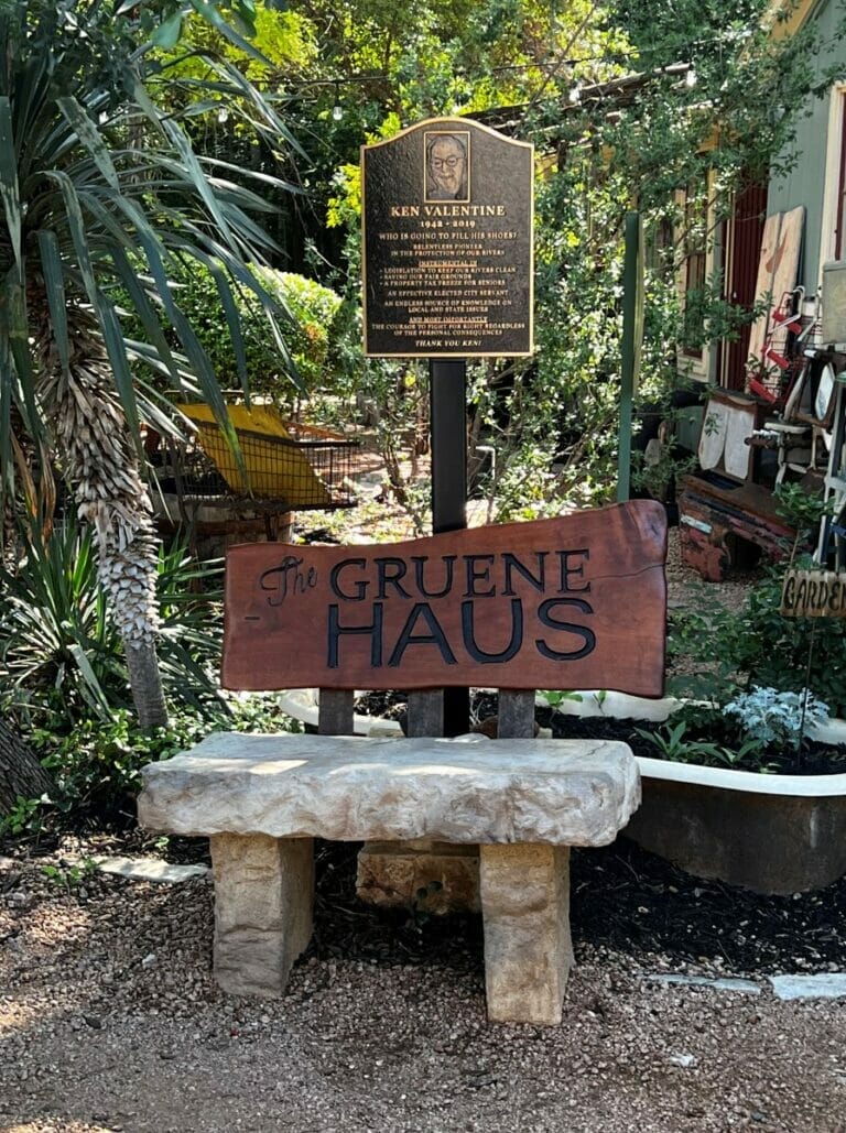 Gruene shops