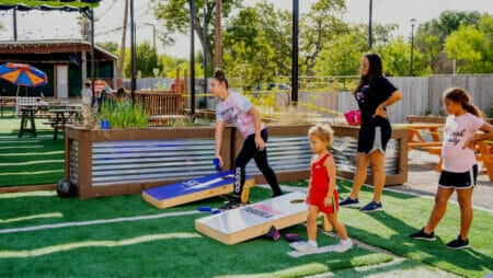 Backyard on Broadway - restaurants with playgrounds in San Antonio