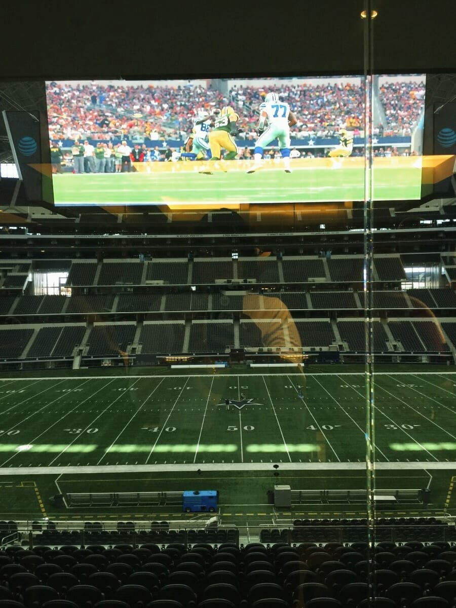 massive AT&T stadium screen