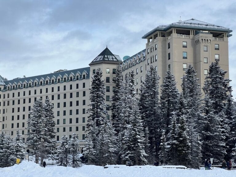 Fairmont Chateau Lake Louise exterior