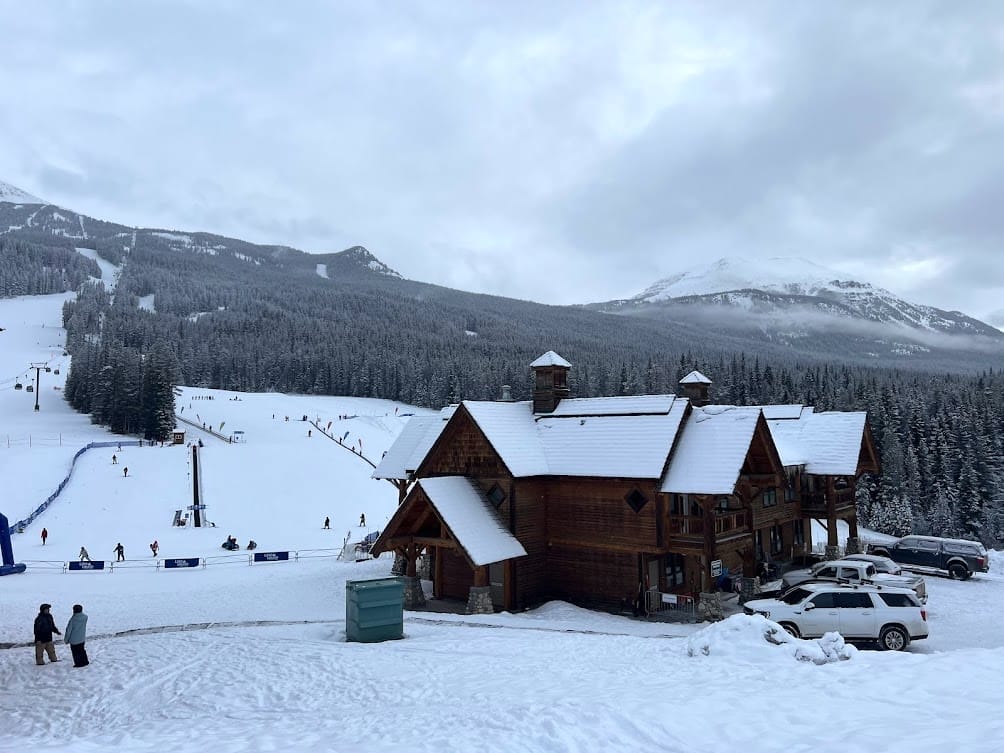 Ski Louise ski resort
