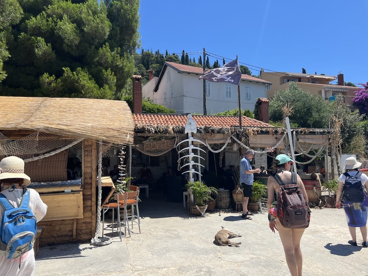 Cupolo bar on Osljak 