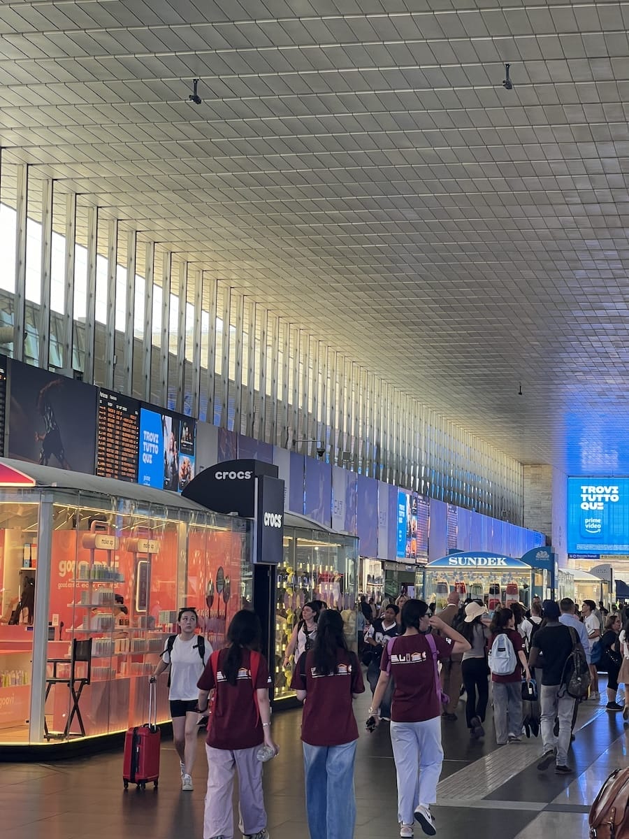 Roma train station shops