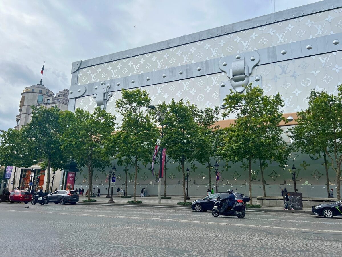 Luis Vuitton exterior in Paris