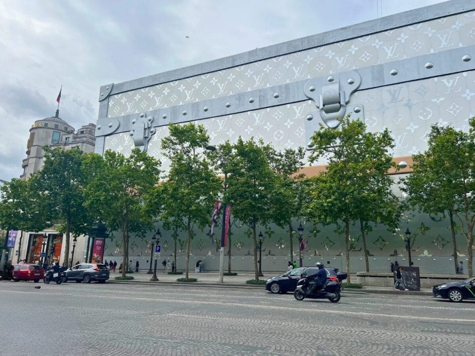 Luis Vuitton exterior in Paris