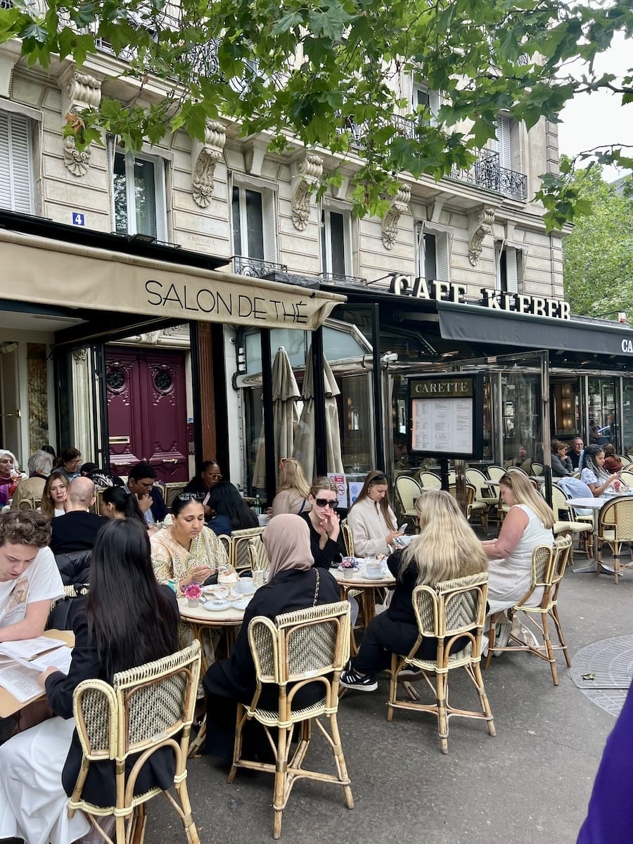 Paris cafe