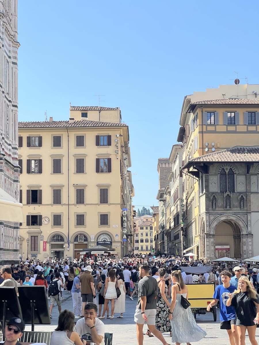 Florence summer crowds