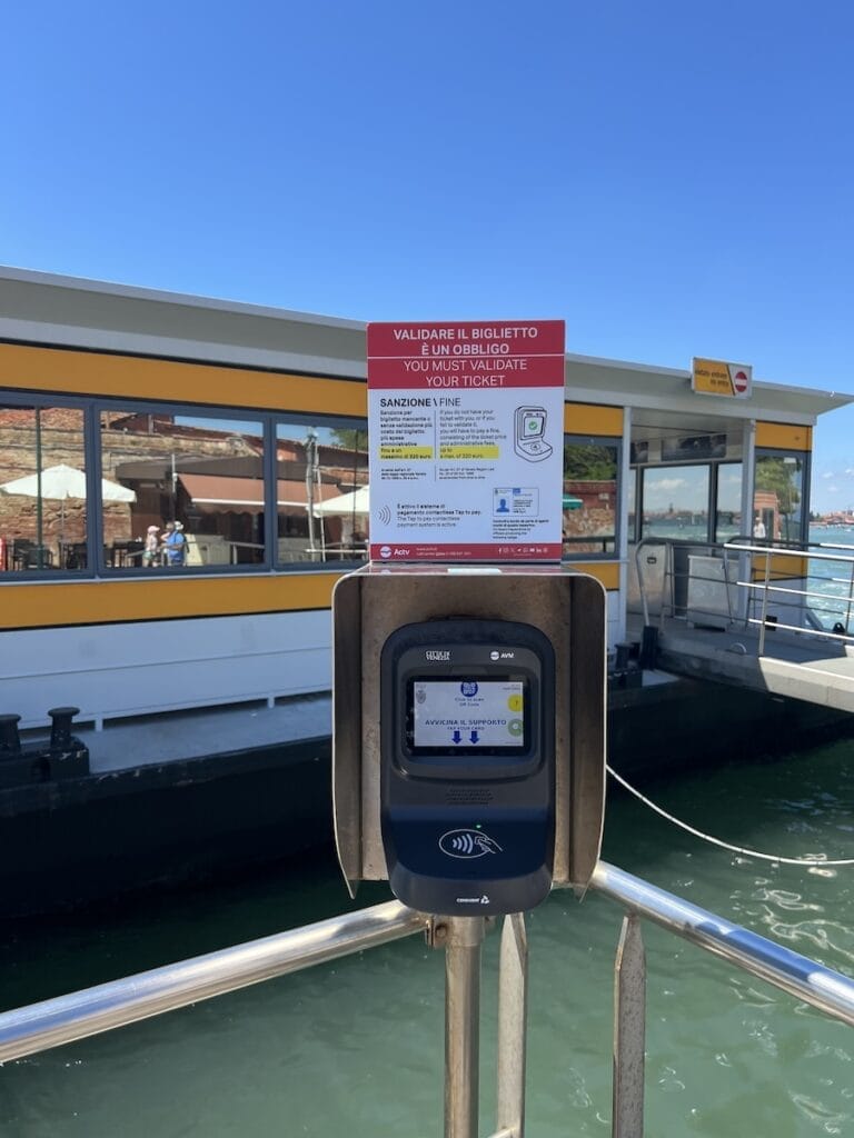 Vaporetto ticket booth
