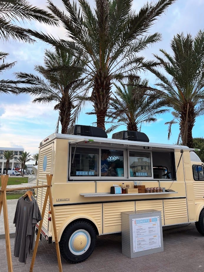 Amavida Donut truck