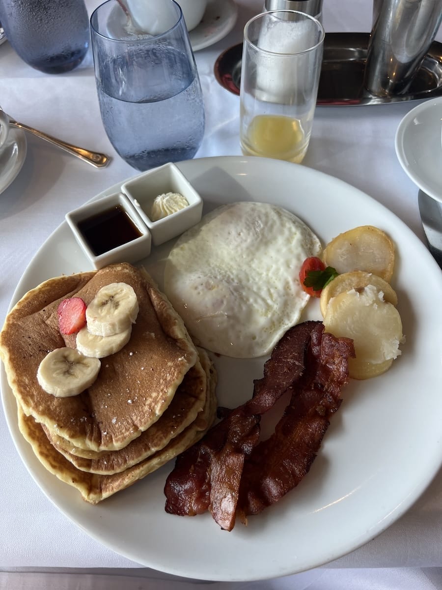 breakfast on HAL ship
