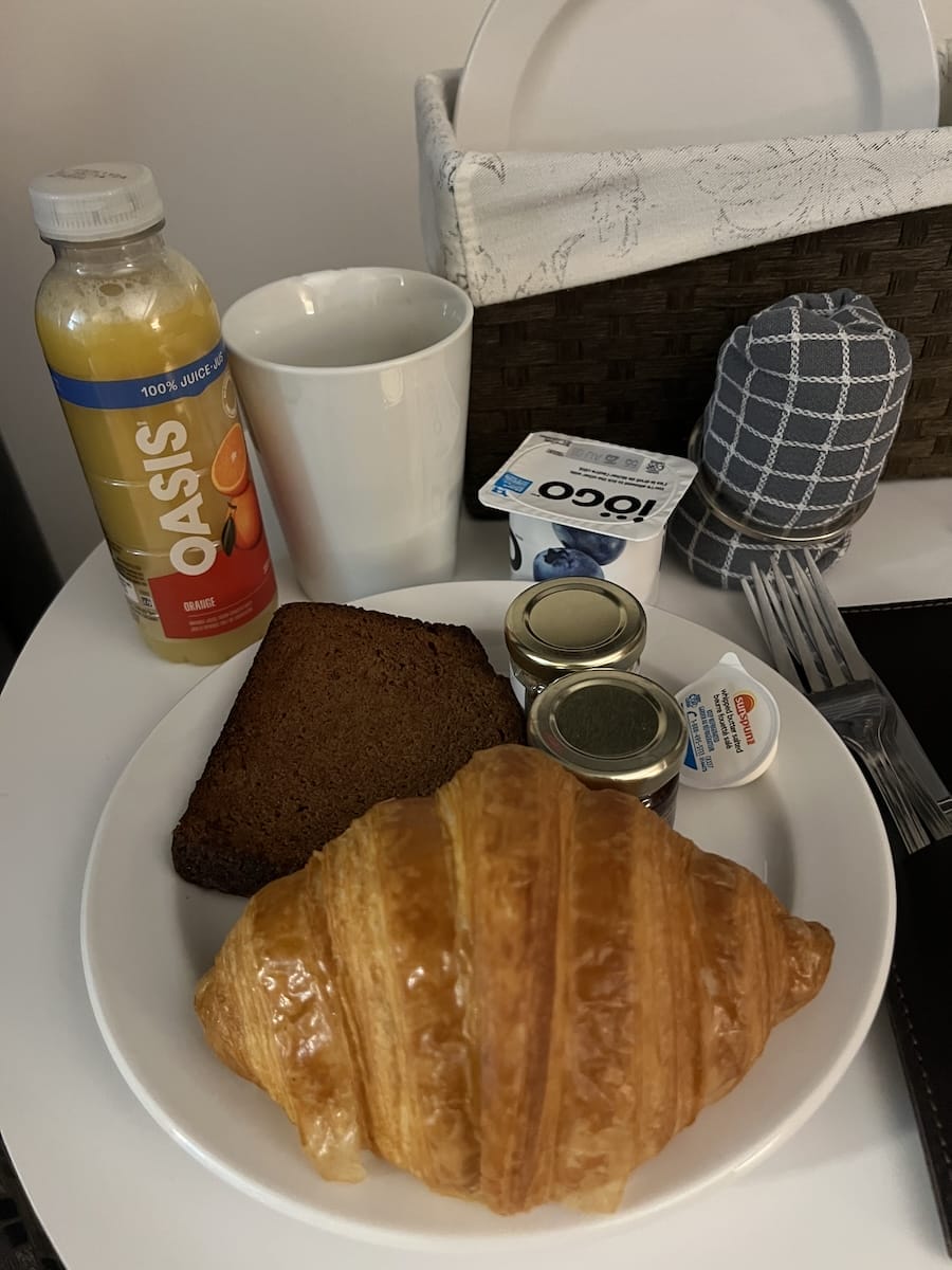 breakfast at hotel des coutellier