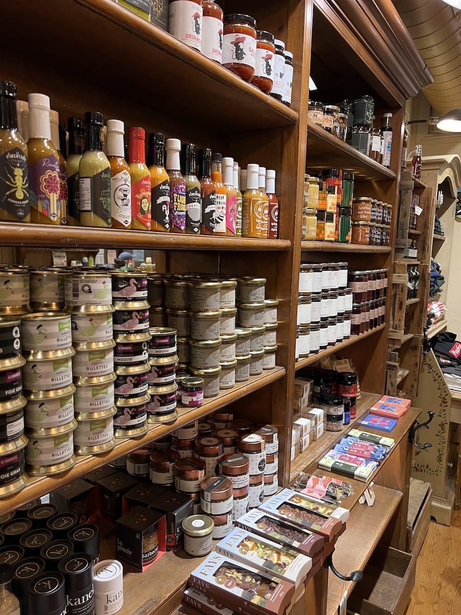 shopping in Montreal