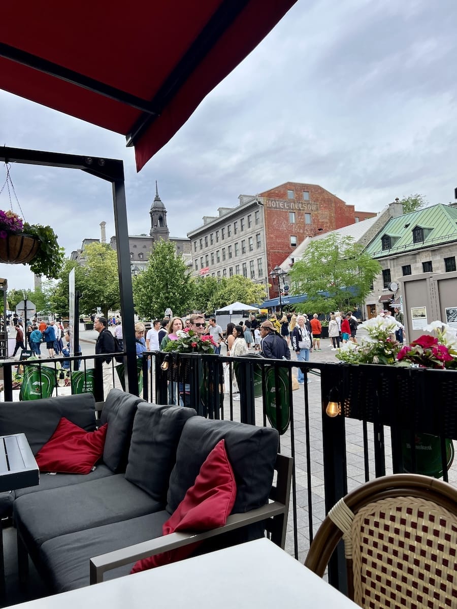 outdoor cafe in Montreal
