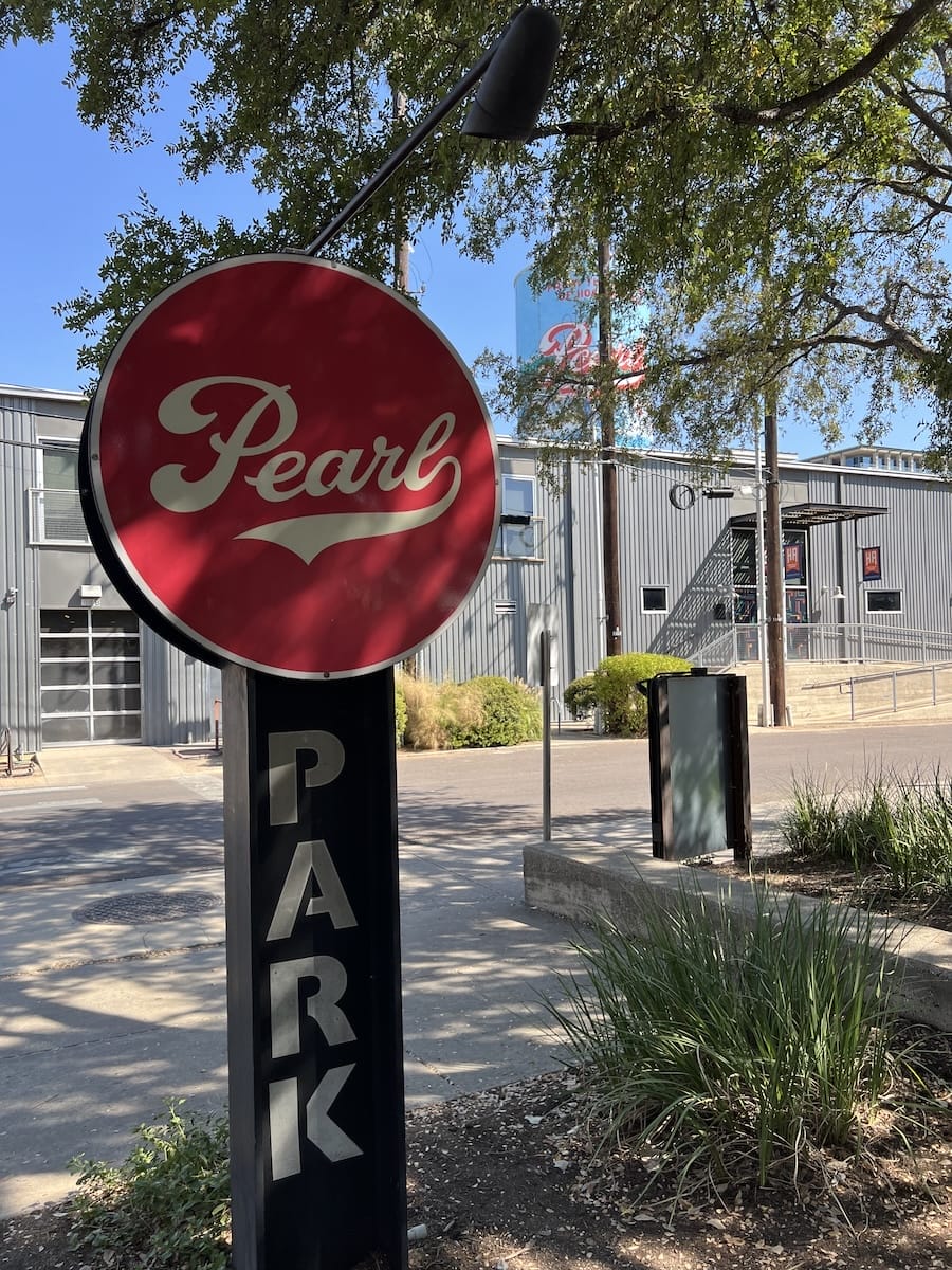 parking area at Pearl