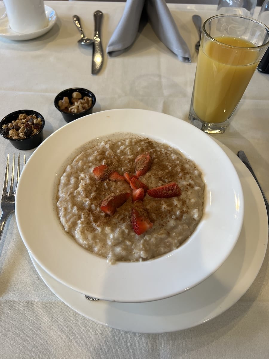 oatmeal breakfast at US Open hotel