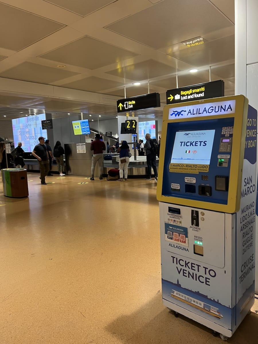 baggage claim in Marco Polo